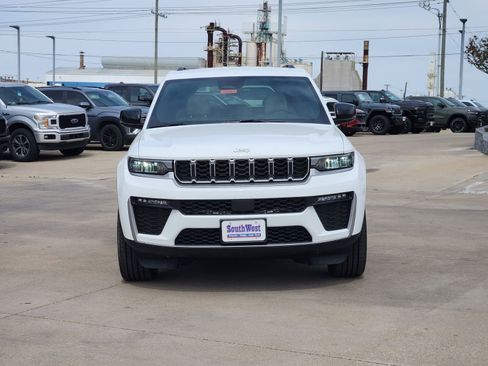 New 2026 Jeep Grand Cherokee Limited RWD image 6