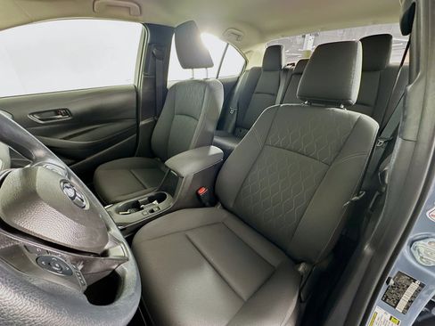 Used 2025 Toyota Corolla LE image 13