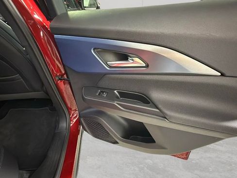 Used 2025 Chevrolet Equinox EV LT w/ Convenience Package image 32