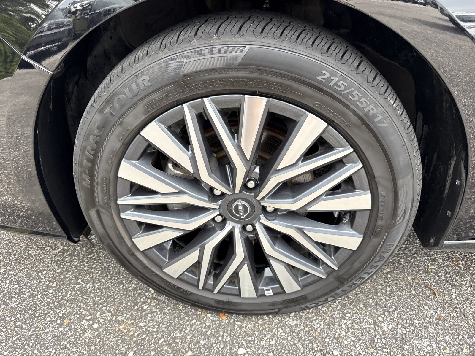 Used 2025 Nissan Altima 2.5 SV FWD image 10