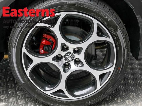Used 2024 Alfa Romeo Tonale Veloce w/ Active Assist Package AWD/4WD image 8