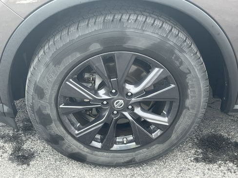 Used 2018 Nissan Murano SV w/ Premium Package image 11