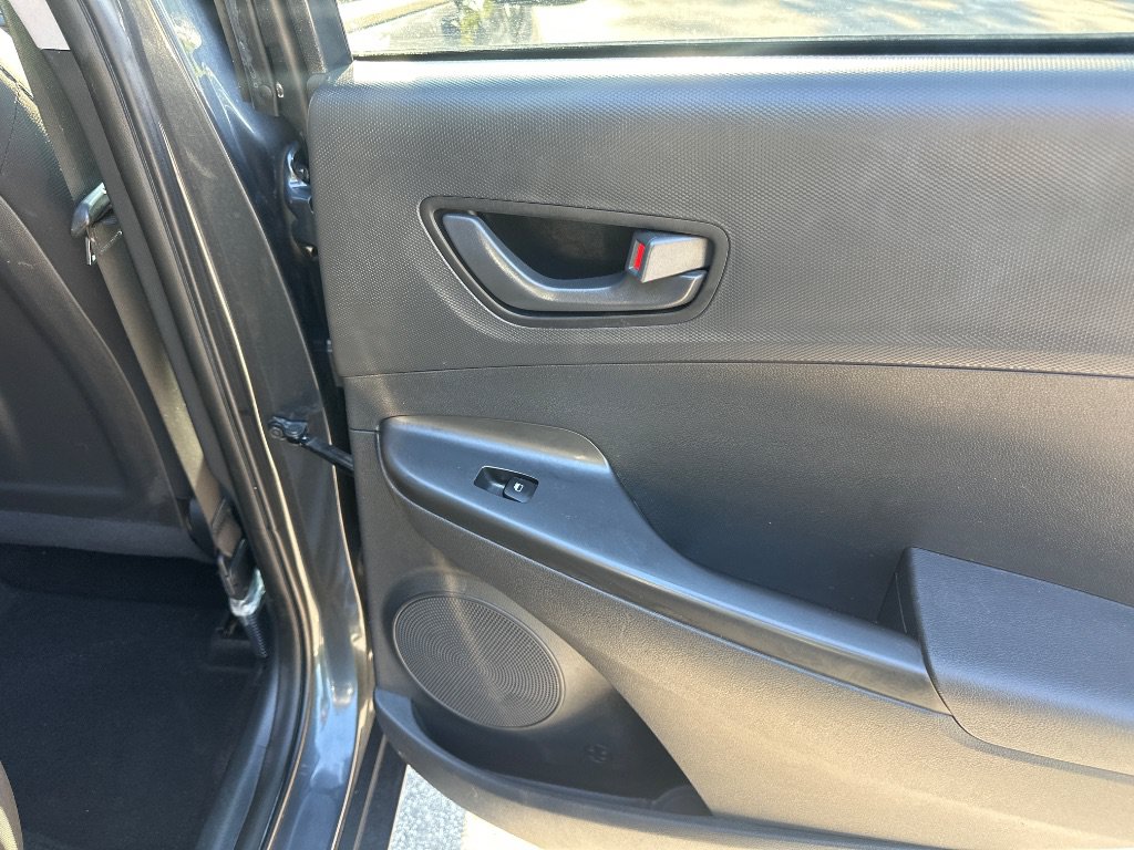 Used 2022 Hyundai Kona SEL FWD image 18