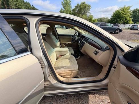 Used 2007 Buick Lucerne CX FWD image 28