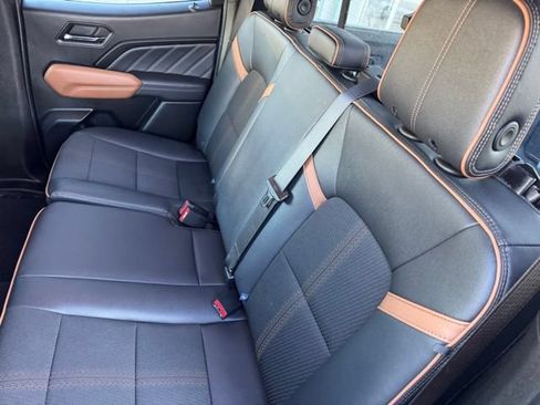 Certified 2024 GMC Canyon AT4 AWD/4WD image 8