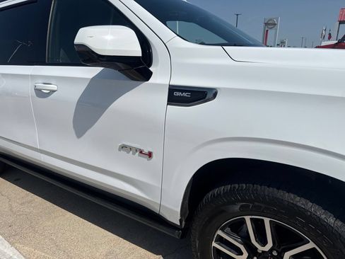 Used 2021 GMC Yukon XL AT4 w/ AT4 Premium Plus Package AWD/4WD image 5