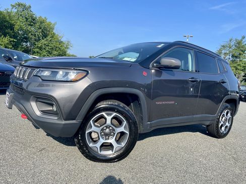 Used 2022 Jeep Compass Trailhawk w/ Trailhawk Convenience Group AWD/4WD image 34