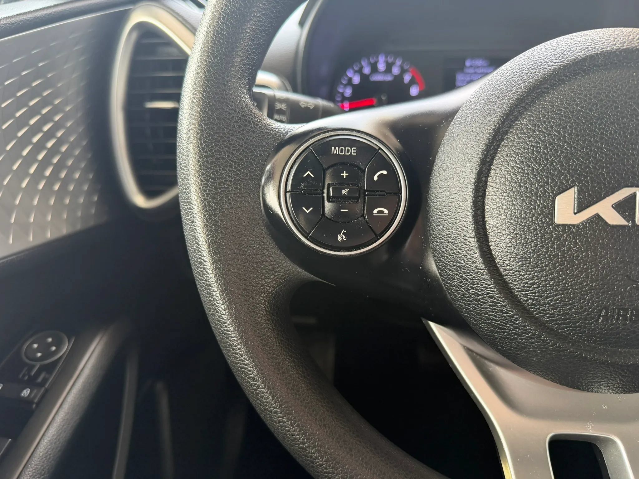 Used 2022 Kia Soul LX w/ Technology Package FWD image 15