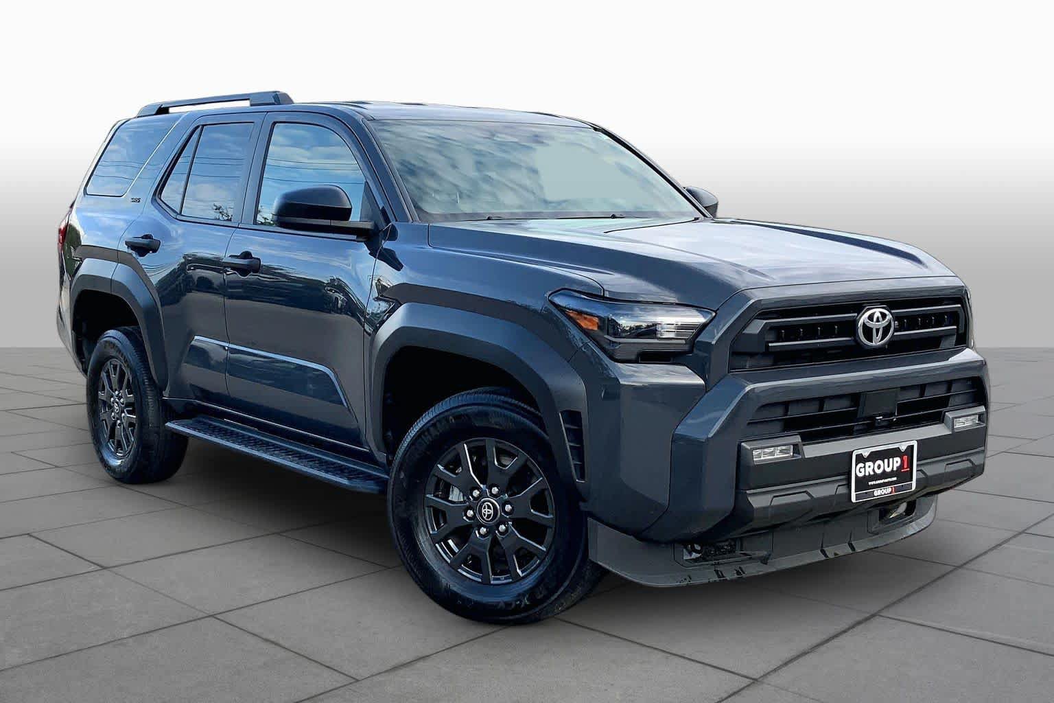Used 2025 Toyota 4Runner SR5 AWD/4WD image 3