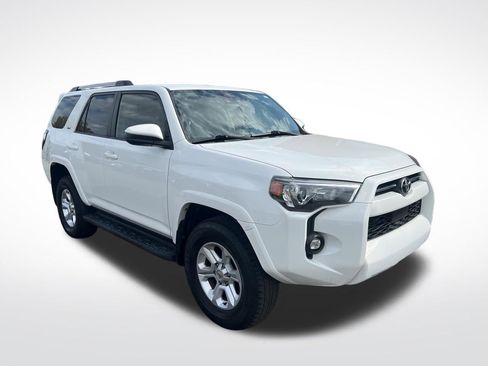 Used 2023 Toyota 4Runner SR5 AWD/4WD image 8