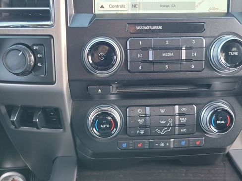 Used 2017 Ford F250 Platinum w/ Platinum Ultimate Package image 11