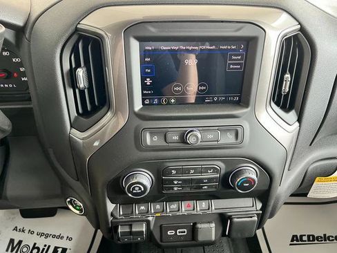 New 2025 Chevrolet Silverado 1500 Custom image 21