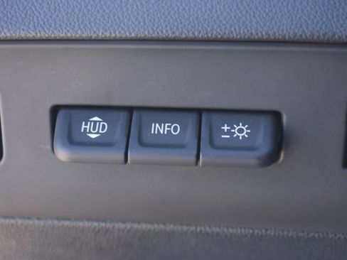 Used 2023 Buick Enclave Avenir w/ Avenir Technology Package FWD image 31