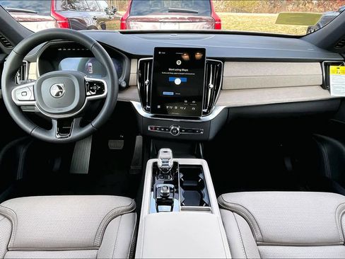 New 2026 Volvo XC90 B6 Ultra w/ Protection Package Premier image 7