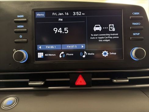 Certified 2025 Hyundai Elantra Sport image 24