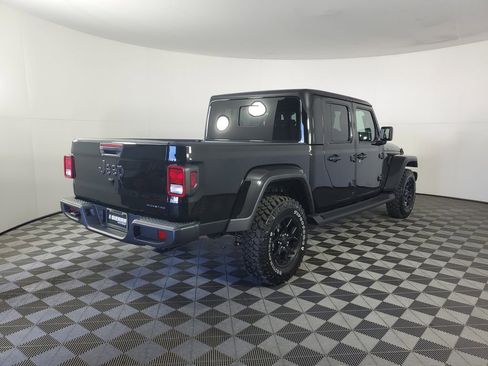 New 2025 Jeep Gladiator High Tide image 4