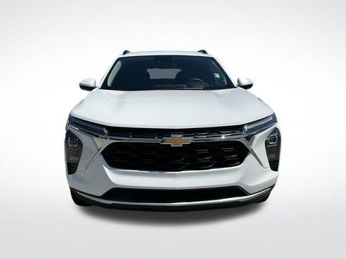 Used 2025 Chevrolet Trax LT w/ LT Convenience Package FWD image 11