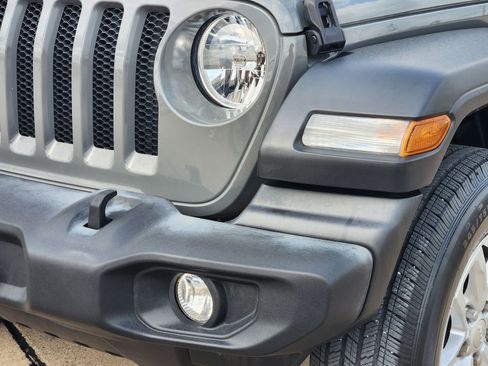 Used 2023 Jeep Wrangler Sport AWD/4WD image 9