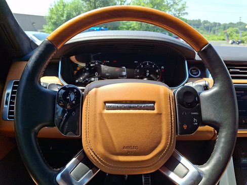 Used 2021 Land Rover Range Rover Autobiography AWD/4WD image 18