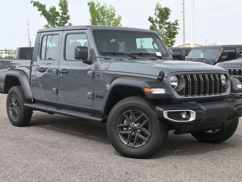 New 2026 Jeep Gladiator Sport AWD/4WD image 2