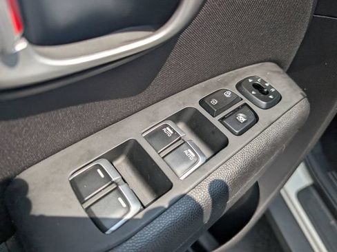 Used 2019 Kia Soul + FWD image 15