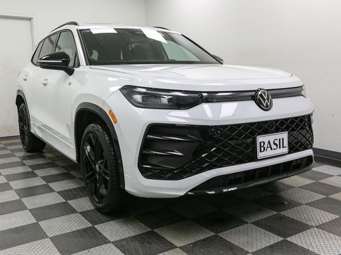 New 2026 Volkswagen Tiguan SE R-Line AWD/4WD image 2