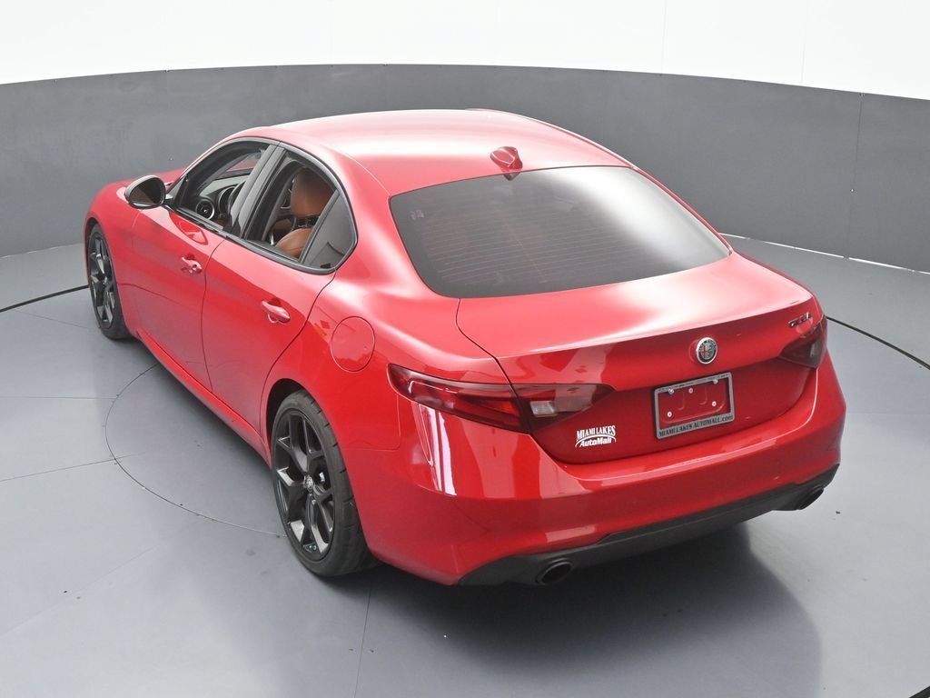 Used 2020 Alfa Romeo Giulia w/ Nero Edizione RWD image 45