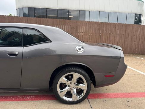 Used 2014 Dodge Challenger SXT Plus RWD image 5