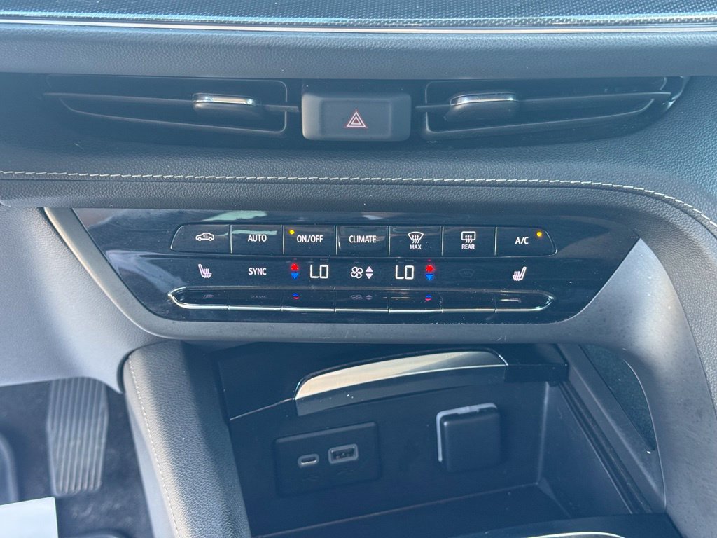 Used 2021 Buick Envision Preferred AWD/4WD image 22