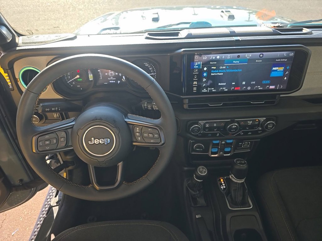 Used 2024 Jeep Wrangler Unlimited w/ Convenience Group AWD/4WD image 3