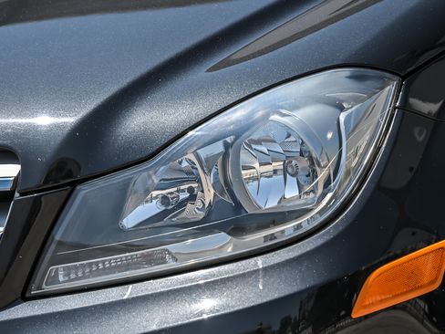 Used 2013 Mercedes-Benz C 300 4MATIC Sedan image 7