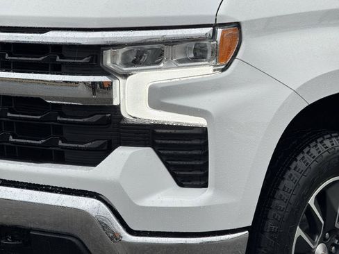 Used 2024 Chevrolet Silverado 1500 LT image 6
