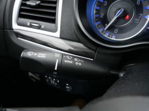 Used 2022 Chrysler 300 Touring w/ Sport Appearance Package image 25