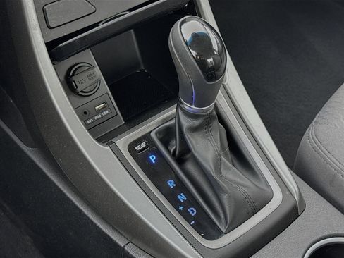 Used 2015 Hyundai Elantra SE w/ Option Group 02 FWD image 16