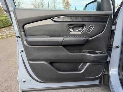 Certified 2023 Honda Pilot Elite image 12