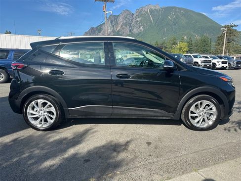 Used 2023 Chevrolet Bolt EUV LT w/ Driver Confidence Package image 5