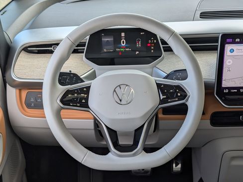 Used 2025 Volkswagen ID. Buzz Pro S Plus RWD image 29