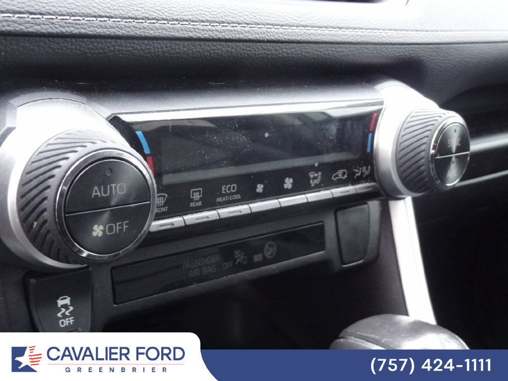 Used 2019 Toyota RAV4 XLE Premium FWD image 11