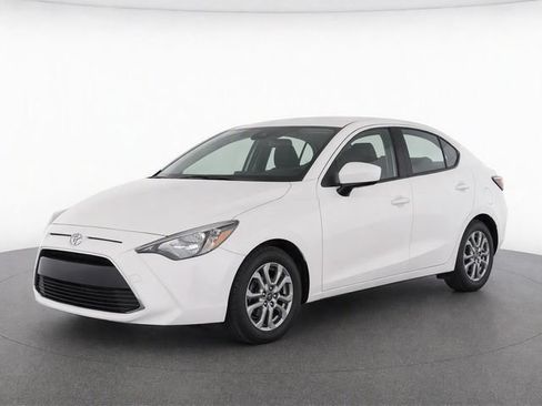 Used 2017 Toyota Yaris iA FWD image 2