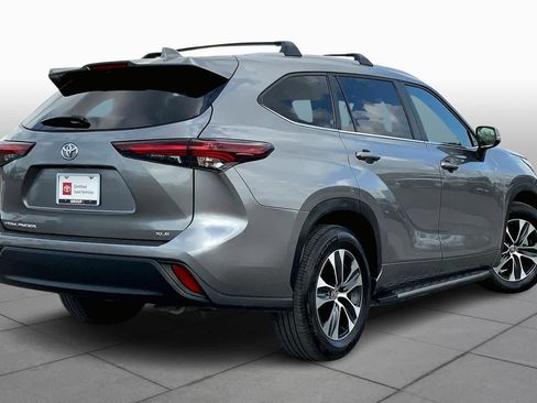 Certified 2025 Toyota Highlander XLE image 12