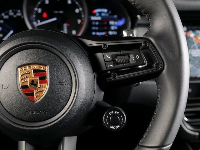 Certified 2026 Porsche Macan AWD/4WD image 23