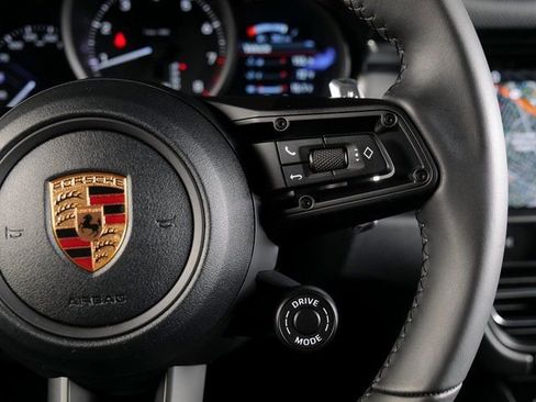 Certified 2026 Porsche Macan AWD/4WD image 23
