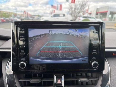Used 2020 Toyota Corolla LE image 9