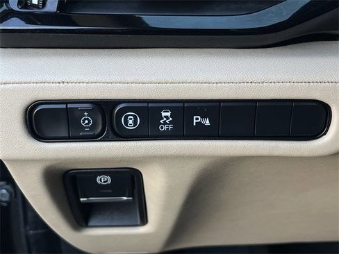 Certified 2023 Acura MDX FWD w/ Technology Package image 24