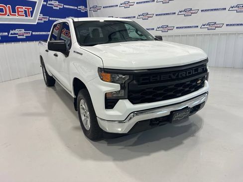 Used 2022 Chevrolet Silverado 1500 W/T w/ WT Convenience Package AWD/4WD image 9