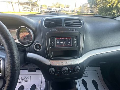 Used 2015 Dodge Journey SXT w/ Flexible Seating Group image 16