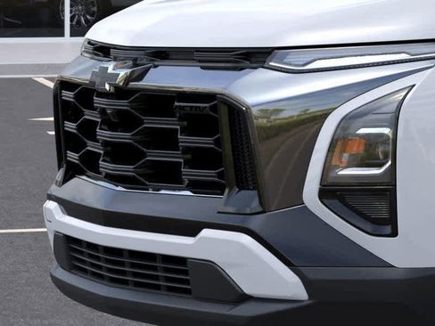 New 2026 Chevrolet Equinox ACTIV w/ Convenience Package III AWD/4WD image 28