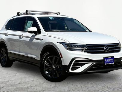 Used 2022 Volkswagen Tiguan SE w/ Panoramic Sunroof Package