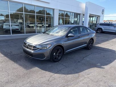 Used 2024 Volkswagen Jetta SE w/ Panoramic Sunroof Package