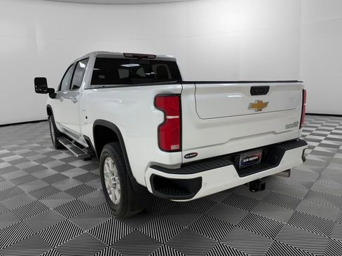 Certified 2024 Chevrolet Silverado 2500 High Country w/ High Country Premium Package AWD/4WD image 3
